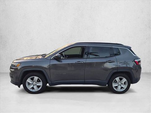 Used 2022 Jeep Compass Latitude w/ Sun and Sound Group FWD image 6