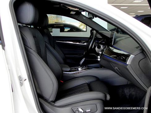 Used 2022 BMW 540i w/ M Sport Package image 35