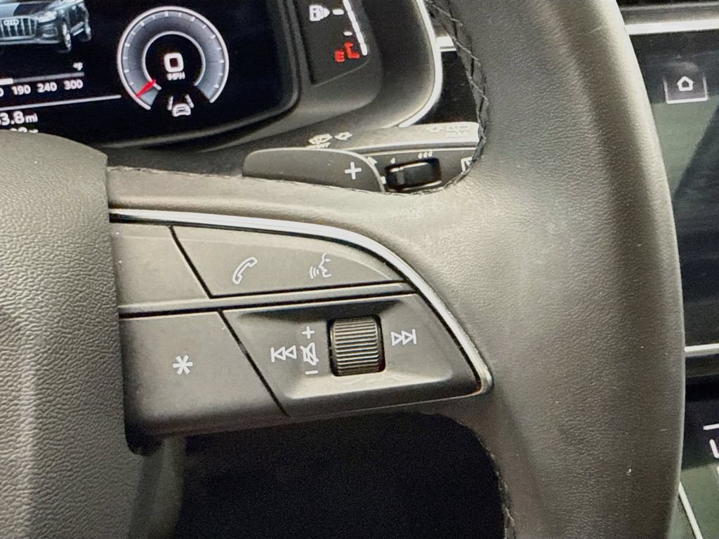 Used 2022 Audi Q7 3.0T Premium Plus w/ Premium Plus Package AWD/4WD image 12