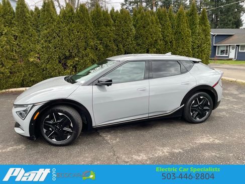 Used 2025 Kia EV6 Wind image 4