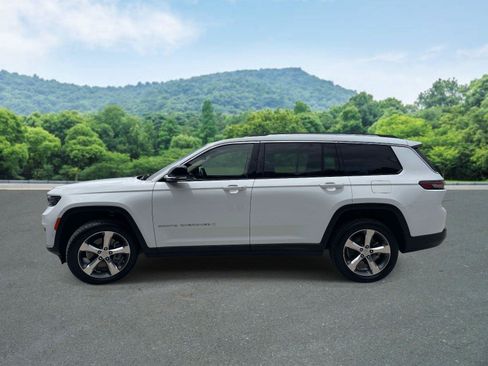 Used 2022 Jeep Grand Cherokee L Limited w/ Luxury Tech Group II AWD/4WD image 22