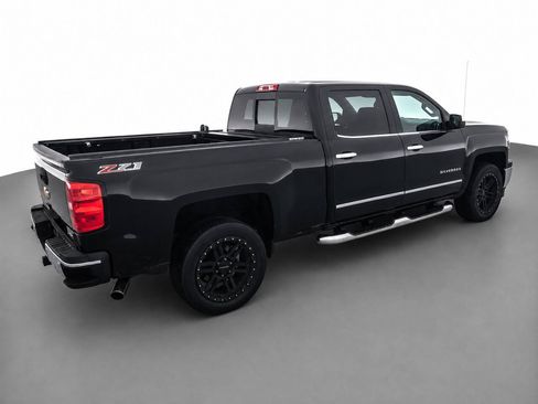 Used 2015 Chevrolet Silverado 1500 LTZ Z71 w/ LTZ Plus Package AWD/4WD image 5