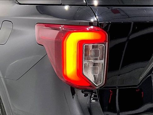 Used 2020 Ford Explorer ST w/ Premium Technology Package image 41