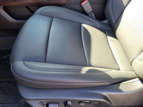 New 2025 GMC Sierra 2500 SLT w/ SLT Premium Package image 17