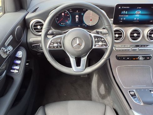 Used 2023 Mercedes-Benz GLC 300 4MATIC Coupe image 4