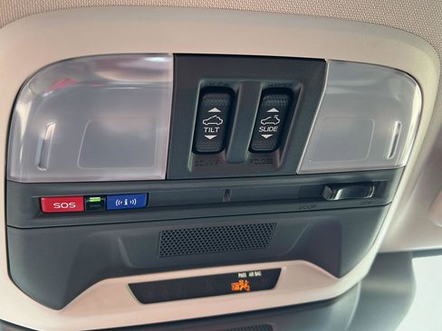 Used 2025 Subaru Crosstrek 2.0i Premium image 22