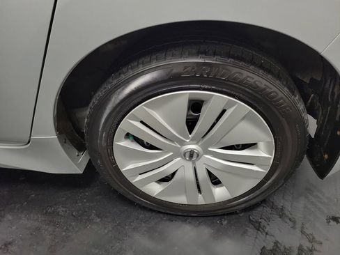 Used 2022 Nissan Leaf S image 10