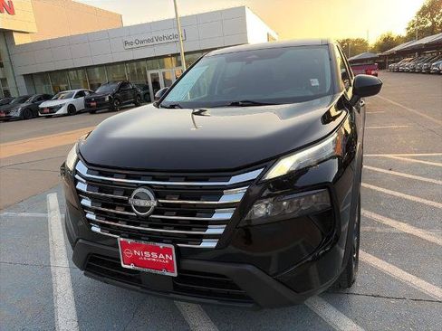 Certified 2024 Nissan Rogue SV FWD image 6