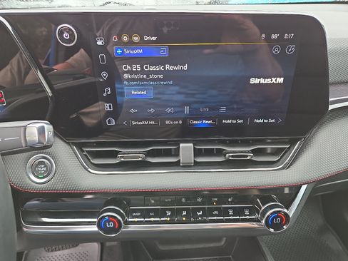 Used 2025 Chevrolet Equinox RS w/ Safety and Technology Package AWD/4WD image 25