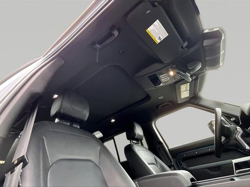 Used 2024 Land Rover Defender 110 S image 27