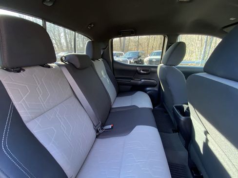 Used 2022 Toyota Tacoma TRD Sport image 29