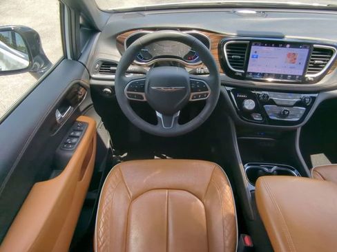 Certified 2023 Chrysler Pacifica Pinnacle FWD image 20