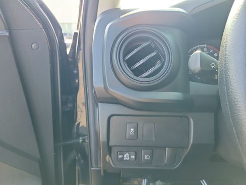 Used 2021 Toyota Tacoma SR w/ SX Package AWD/4WD image 15