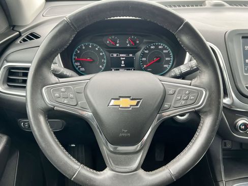 Used 2018 Chevrolet Equinox LT FWD image 22