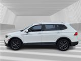 Certified 2022 Volkswagen Tiguan SE w/ Panoramic Sunroof Package image 3