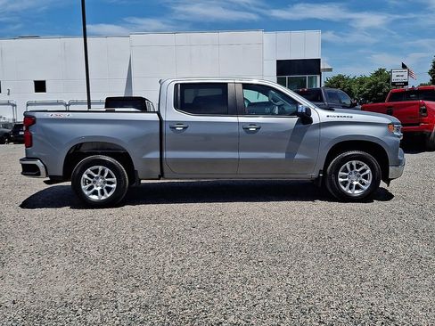 Used 2023 Chevrolet Silverado 1500 LT AWD/4WD image 10