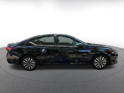 Used 2026 Nissan Altima 2.5 SV FWD image 14