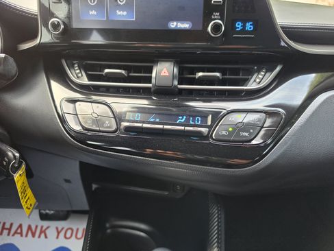 Used 2019 Toyota C-HR LE FWD image 33