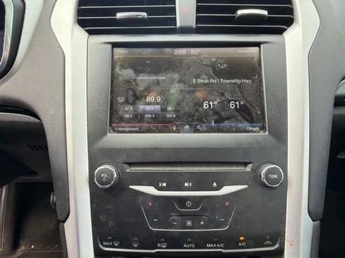 Used 2014 Ford Fusion SE FWD image 21