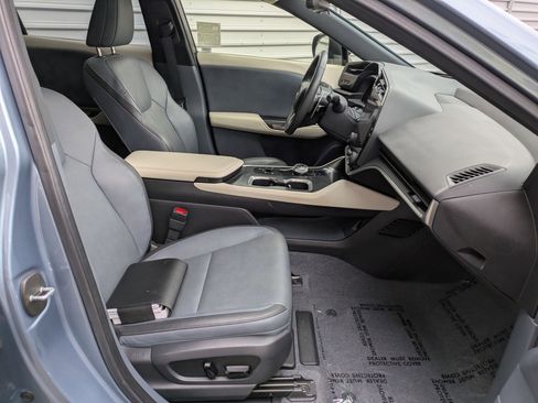 Used 2023 Lexus RZ 450e Premium image 35