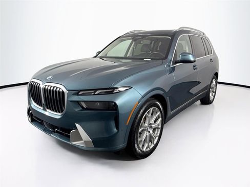 Used 2023 BMW X7 xDrive40i image 2