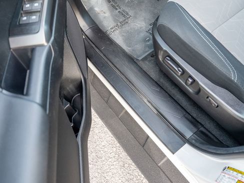 Used 2023 Toyota Tacoma TRD Off-Road image 17