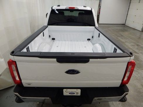 Used 2024 Ford F250 XLT w/ FX4 Off-Road Package AWD/4WD image 4