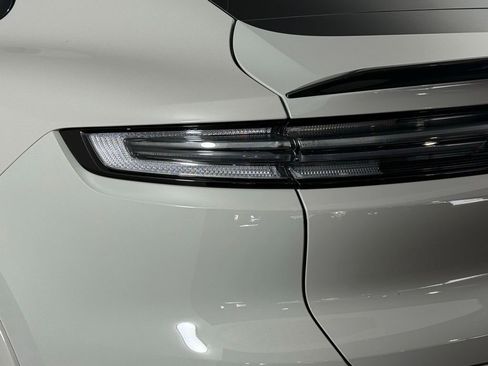 New 2026 Porsche Cayenne GTS image 16