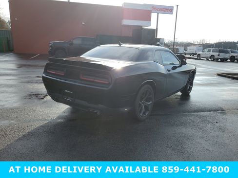 Used 2015 Dodge Challenger SXT Plus image 4