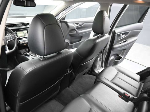 Used 2018 Nissan Rogue SL w/ Premium Package image 21