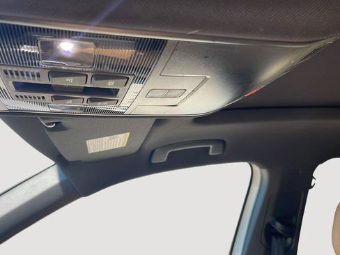Used 2023 Volkswagen Tiguan SE w/ Panoramic Sunroof Package FWD image 28