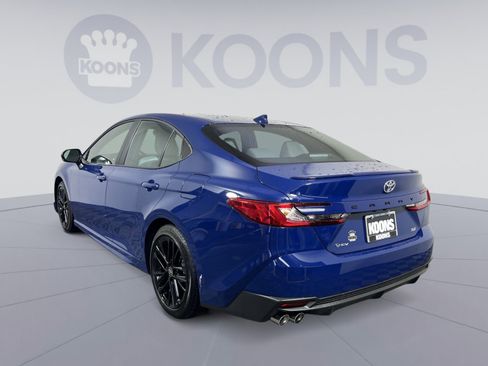 Used 2026 Toyota Camry SE w/ Multimedia Upgrade Package FWD image 8