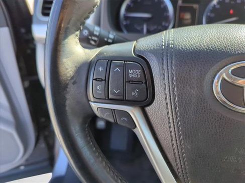 Used 2018 Toyota Highlander XLE image 14