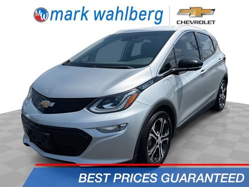 Used 2020 Chevrolet Bolt Premier w/ Infotainment Package FWD image 1