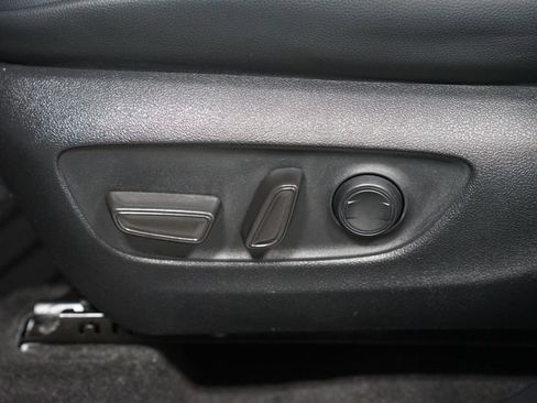 Used 2023 Toyota Highlander XLE image 34