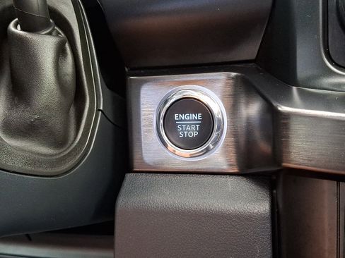 Used 2023 Ford F250 Lariat w/ Lariat Ultimate Package AWD/4WD image 27
