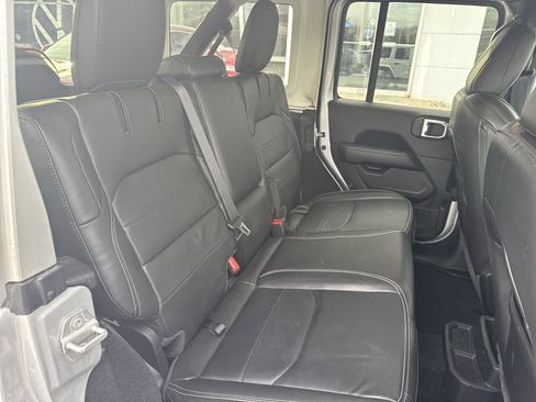 Used 2022 Jeep Wrangler Unlimited Sahara w/ Cold Weather Group image 27