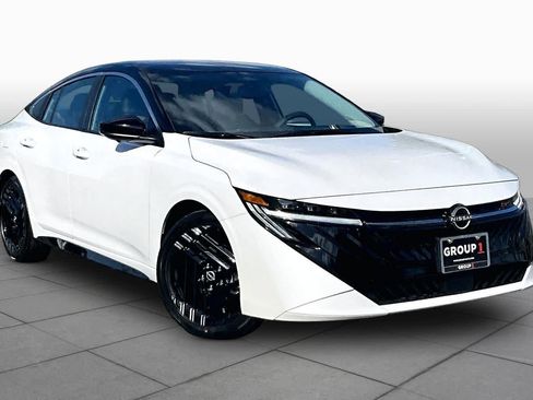 New 2026 Nissan Sentra SR w/ SR Premium Package FWD image 2