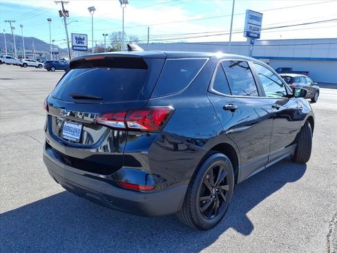 Used 2023 Chevrolet Equinox LS w/ LS Convenience Package image 4