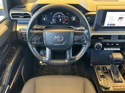 Used 2024 Toyota Tacoma SR5 AWD/4WD image 17