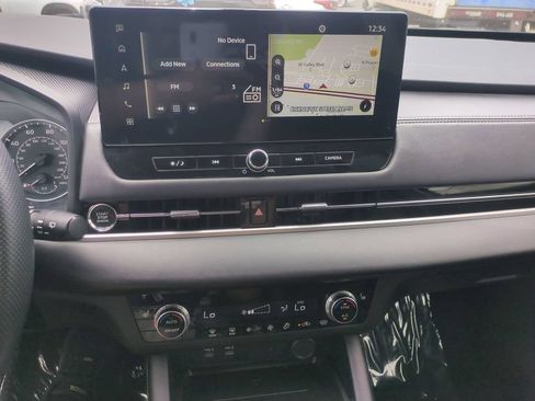 Used 2025 Mitsubishi Outlander SE AWD/4WD image 17