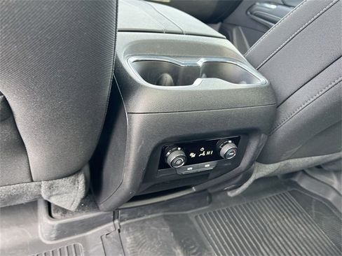 Certified 2025 Chevrolet Traverse LT w/ Sun and Wheel Package image 22