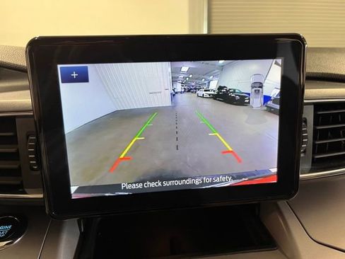 Used 2023 Ford Explorer XLT w/ Equipment Group 202A image 28