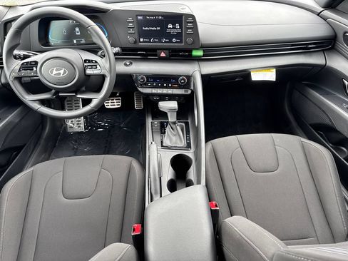 Certified 2026 Hyundai Elantra Sport FWD image 24