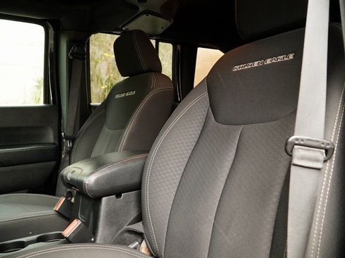 Used 2018 Jeep Wrangler Unlimited Sport AWD/4WD image 14