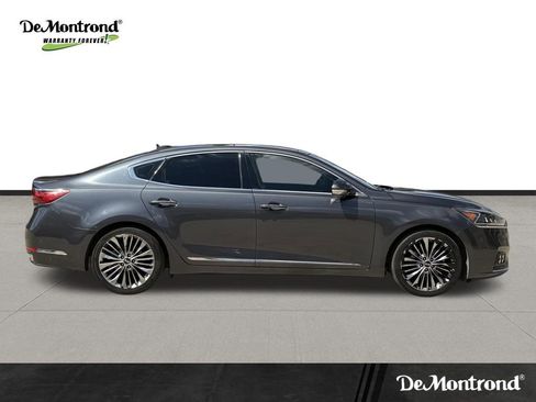 Used 2018 Kia Cadenza Limited FWD image 4