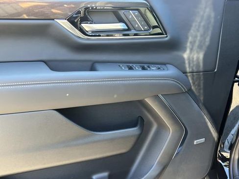 New 2026 GMC Yukon XL Elevation image 14