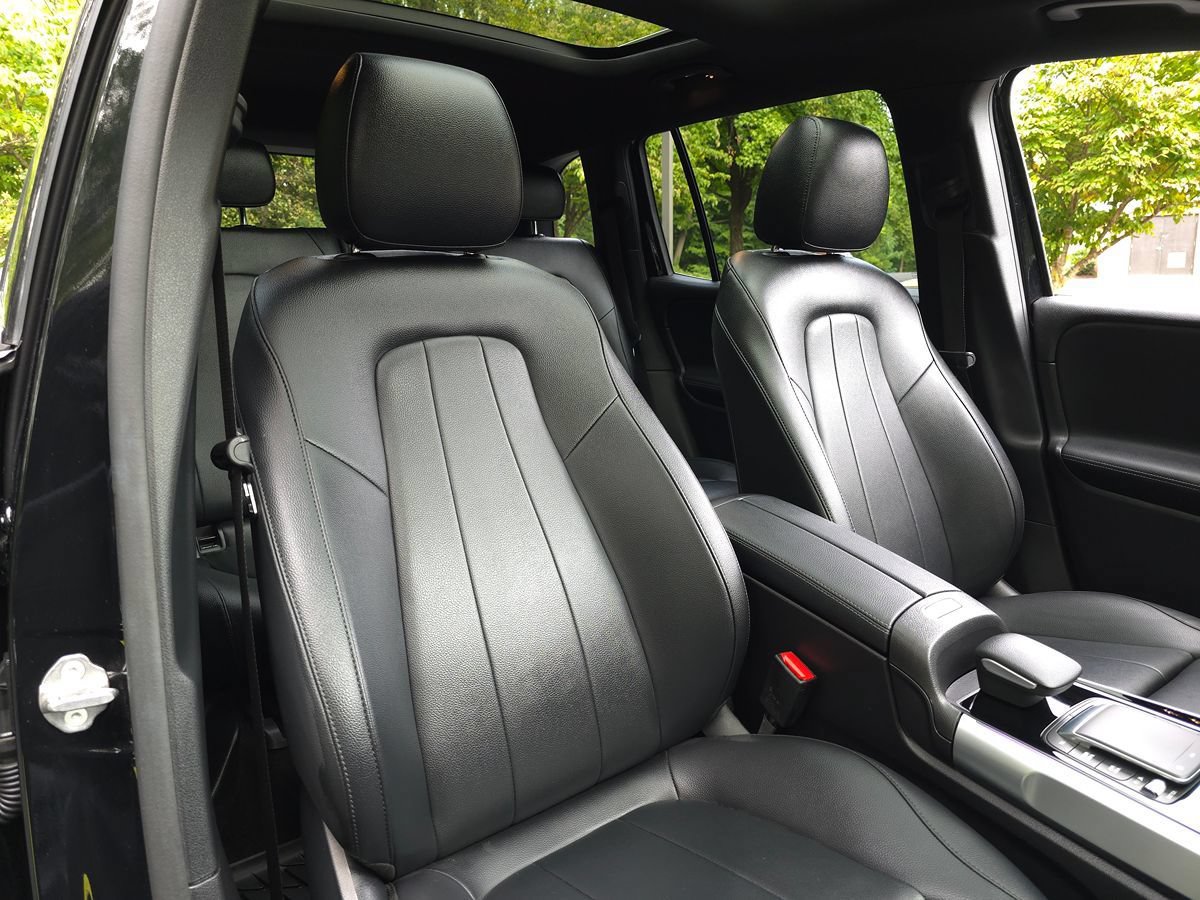 Used 2023 Mercedes-Benz EQB 300 4MATIC w/ Pinnacle Package image 20
