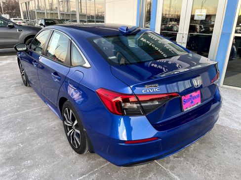 Used 2023 Honda Civic EX image 2