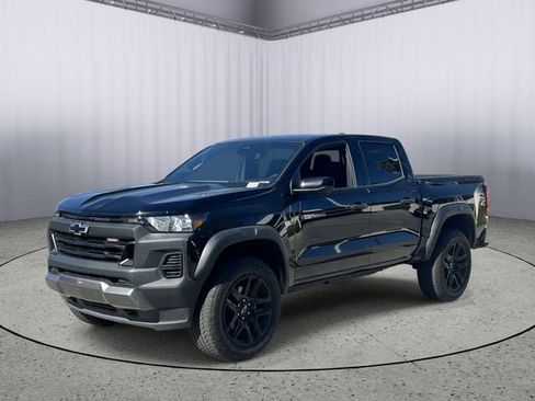 Used 2024 Chevrolet Colorado Trail Boss w/ Advanced Trailering Package AWD/4WD image 1